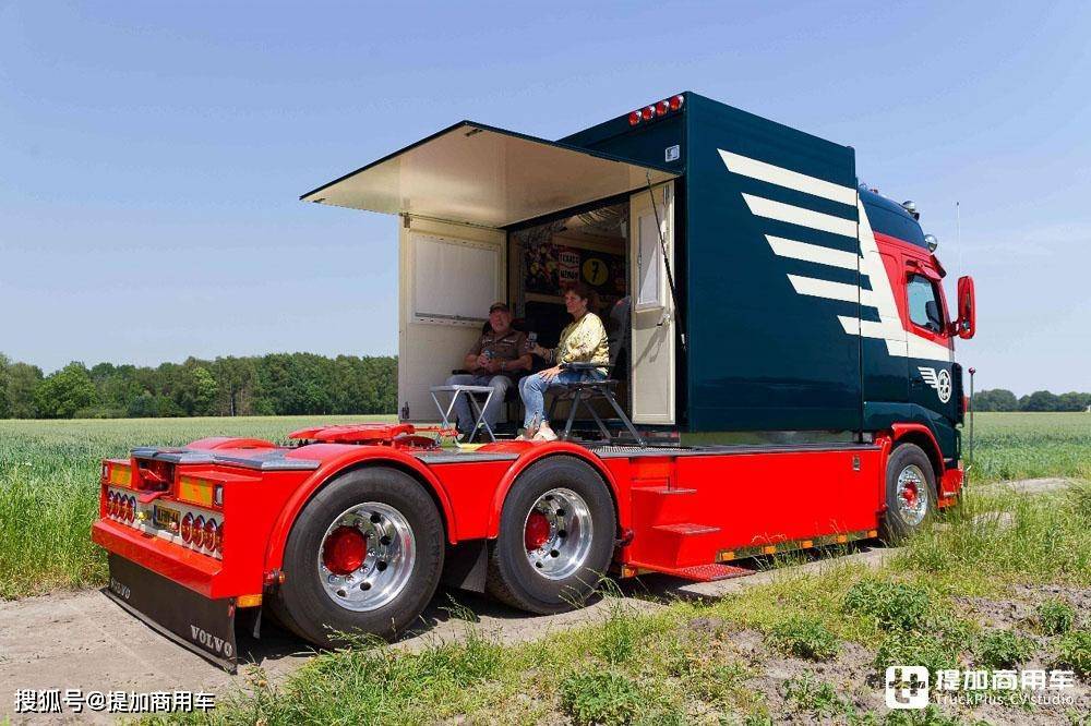 为22年车龄的沃尔沃fh12卡车加上生活舱,老司机爆改老车只为挚爱