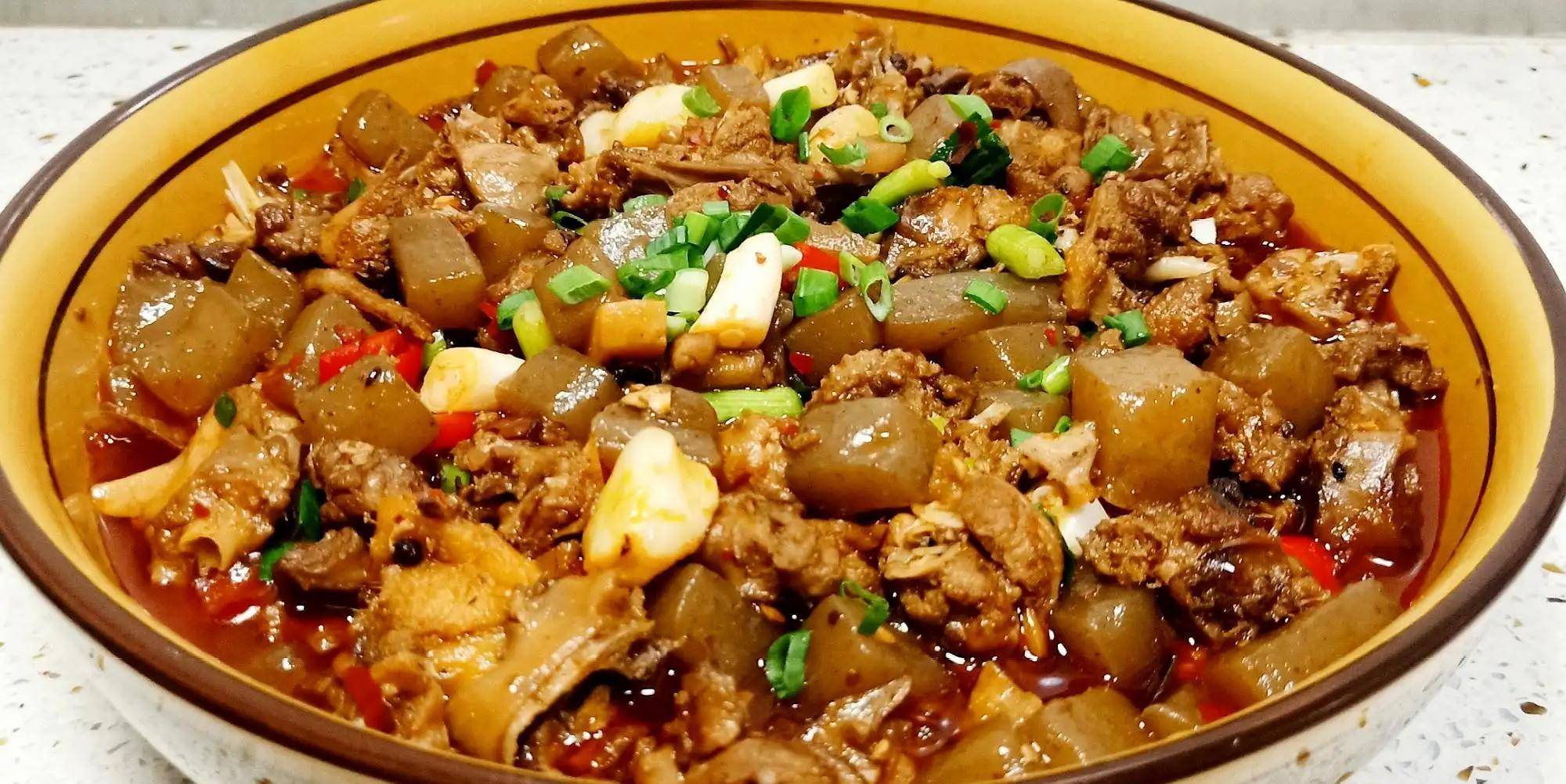 教你营养好吃的魔芋焖鸡块,美味过瘾超下饭,孩子们都馋得不行_美食