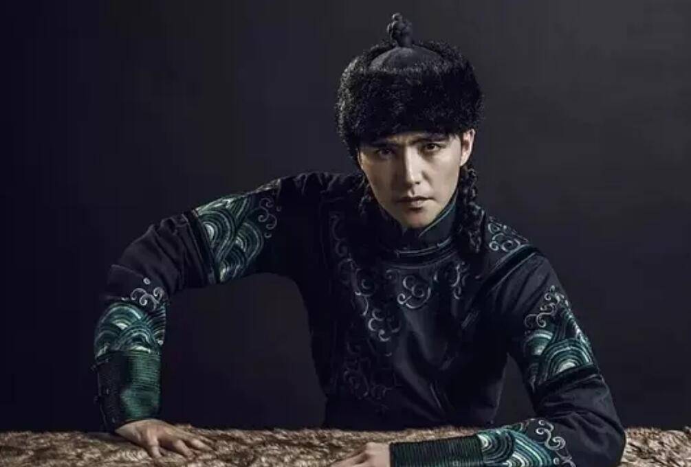 草原烈马"音乐剧王子"阿云嘎的辛酸成名史,与郑云龙的深情厚谊_友谊