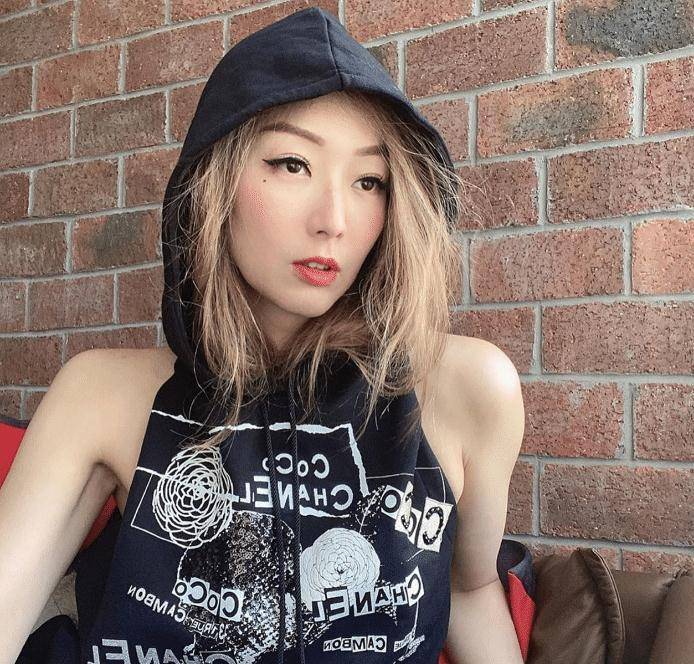 48岁郑秀文狂秀好身材,努力做运动,暴汗极夸张_健身_生活_ins