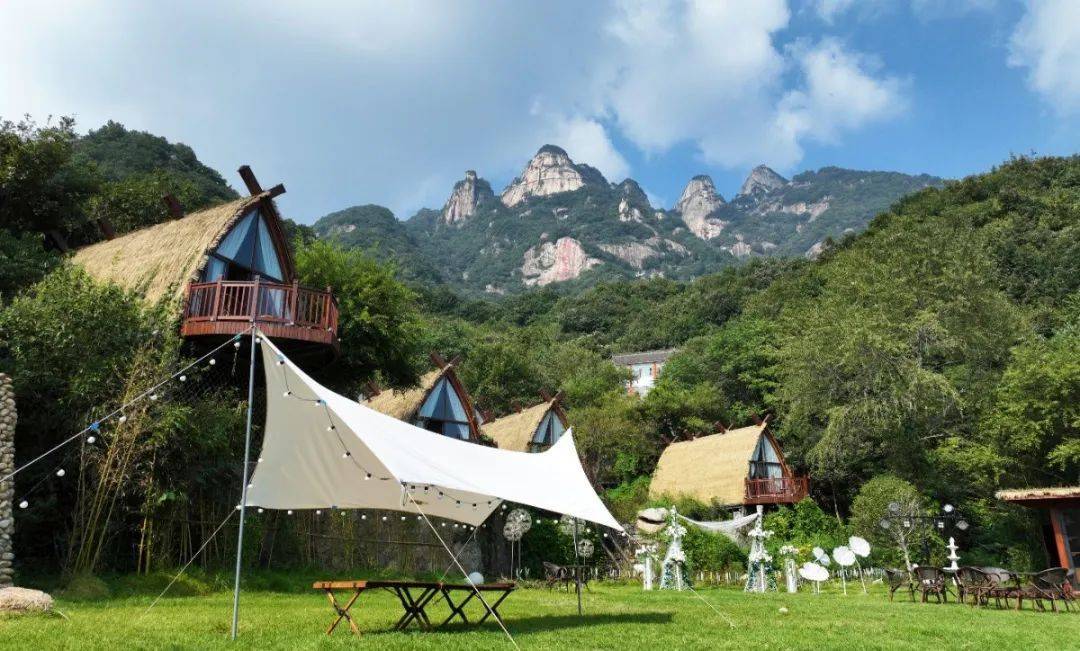 五朵山九龙湖高峰庵村荣获"河南省首批乡村康养旅游示范村"称号