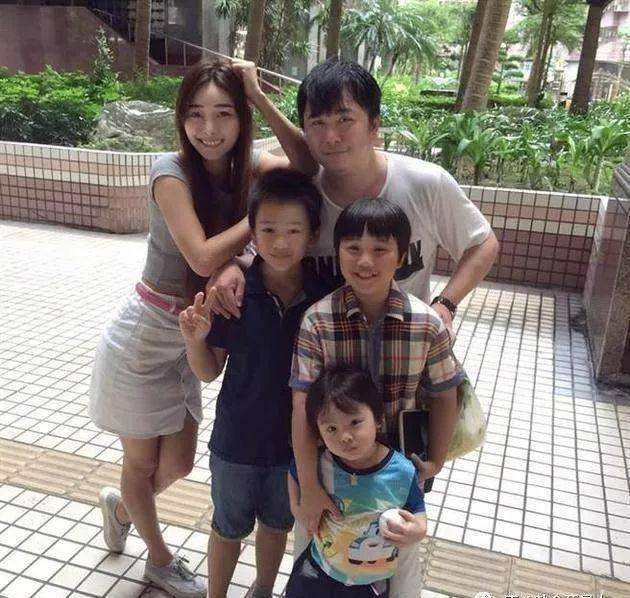 《下一站幸福》的小小彬经历了两次父母离异,如今他还好吗?