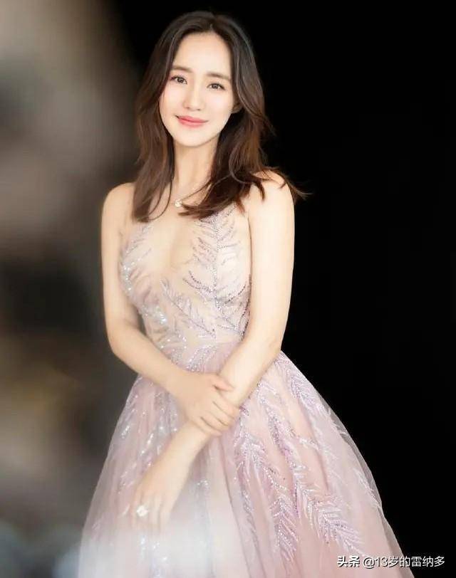 王智《夏洛特烦恼》走红后,不断突破,获封"新晋国民女神"_电影_功夫