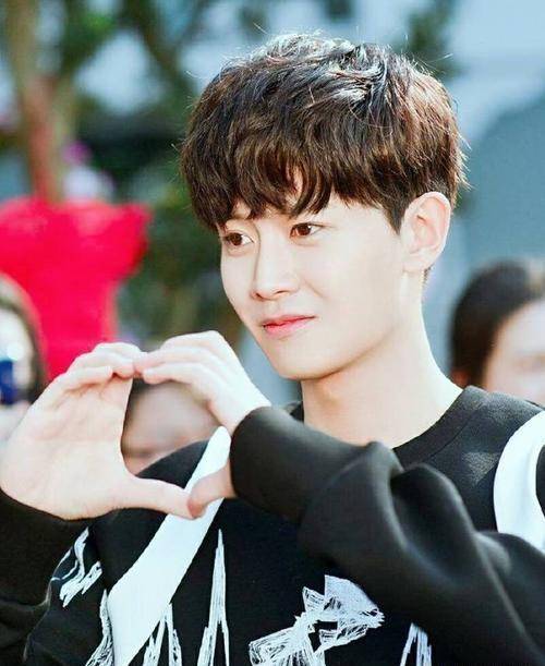 07115111` )比心爆款也是巨多的了,不考颜值吃饭的任嘉伦的