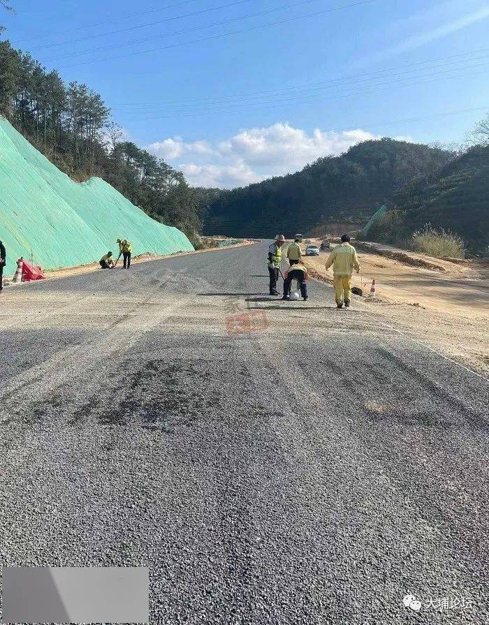 省道s221大埔枫朗段铺沥青了!