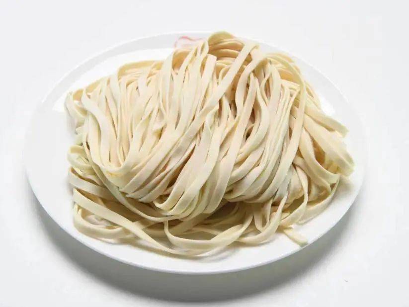 粗细均匀各类鲜面条 2.8元/斤菠菜韭叶面 3.