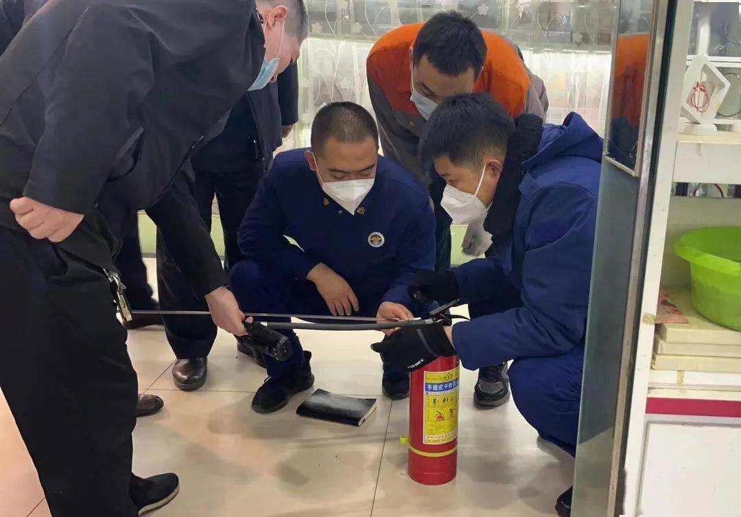 工信局,走进辖区平遥县陶源丰商贸有限公司,宇峰商贸有限公司开展消防