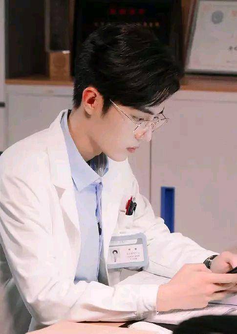 白敬亭_时候_造型