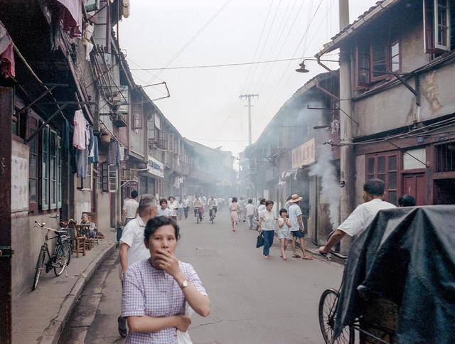 80年代的中國老照片_武漢_哈爾濱_地下