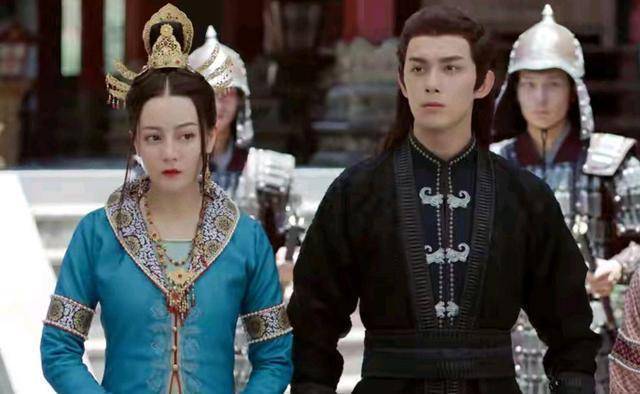 而且奕承公主弄权暗害大可汗,阿隼一直孝顺维护延利可汗形象,即使父母