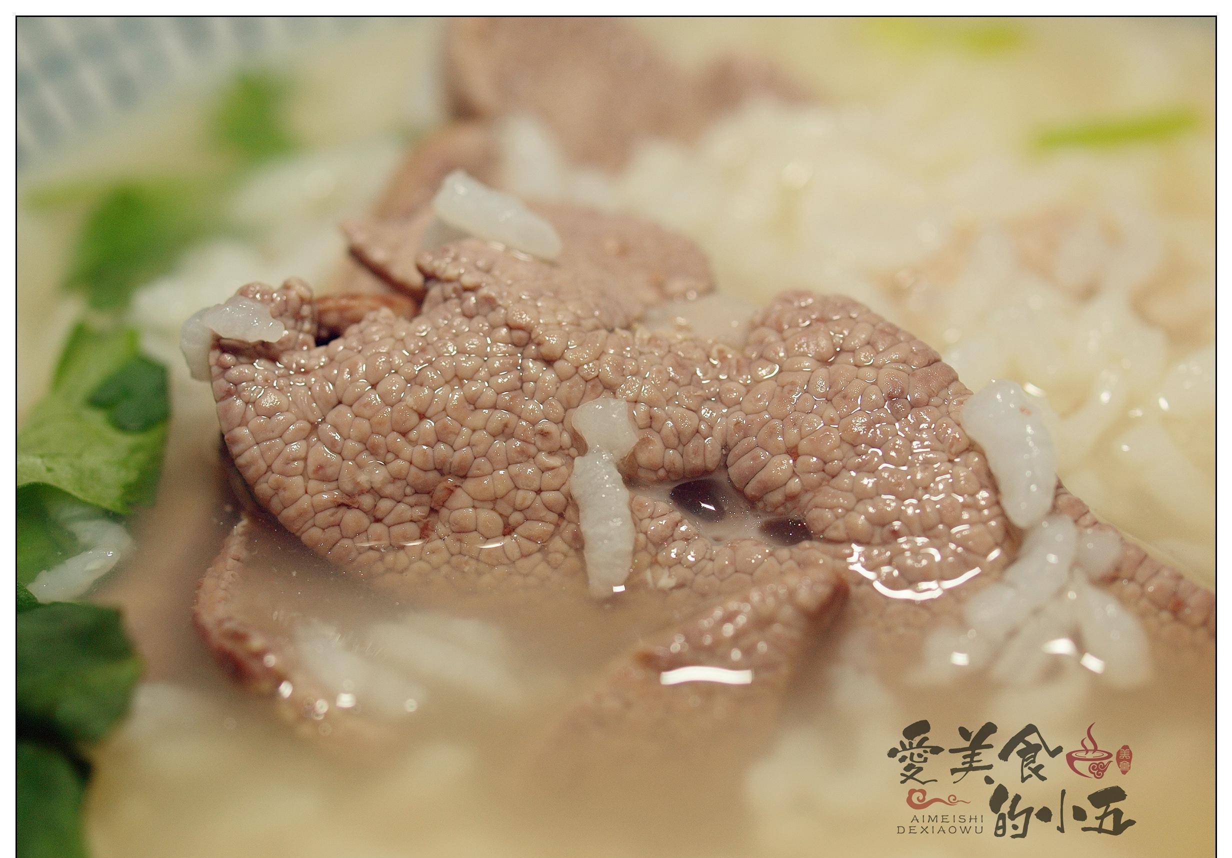 猪肝滚粥,用潮汕的简易做法,米饭泡粥,一人食之鲜香滚烫