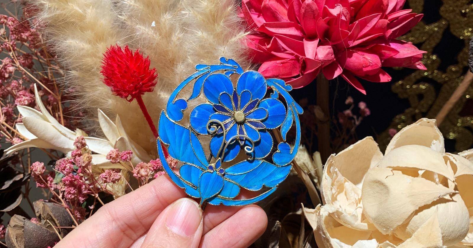 清宫剧幕后的首饰,华妃点翠旗头价值百万,胡静演的这部最糊弄人_绒花