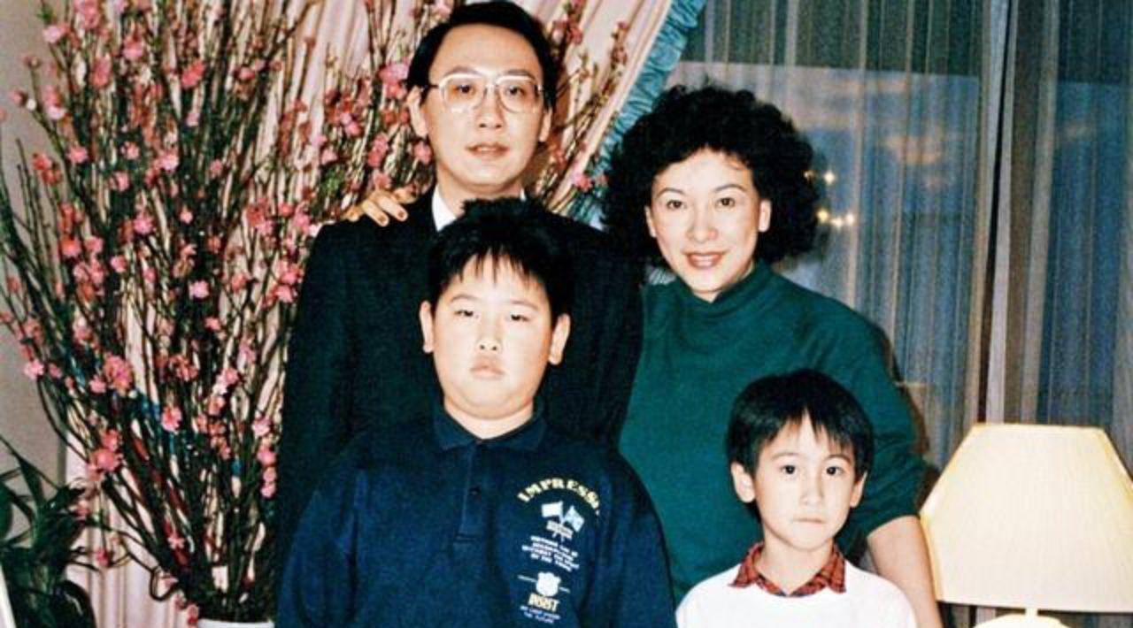 汤君年的快意人生:卖窗帘起家,今一套房价值上亿,娶著名女星为妻_徐帆