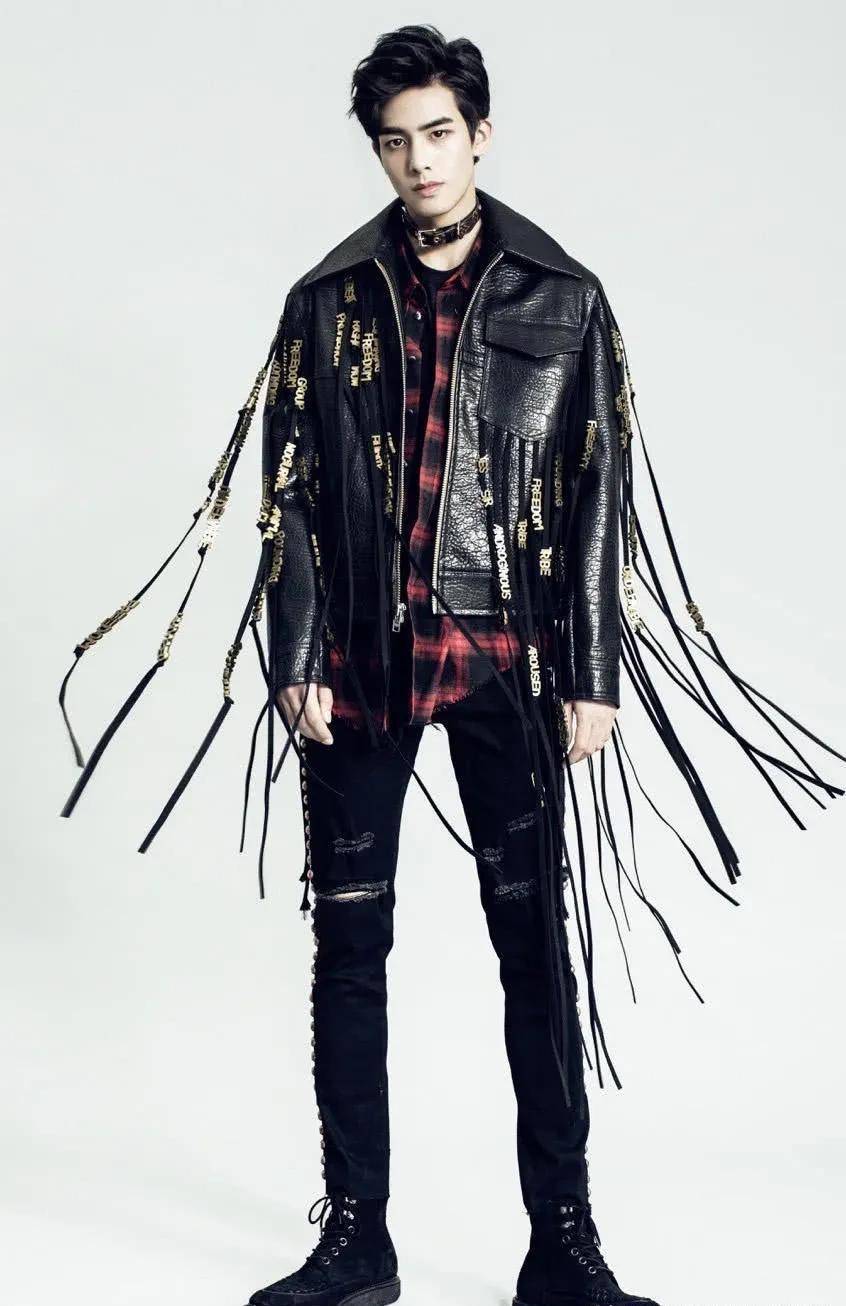 又一大波男明星皮衣穿搭合集来喽 帅气潇洒 时尚酷炫 每一个都喜欢