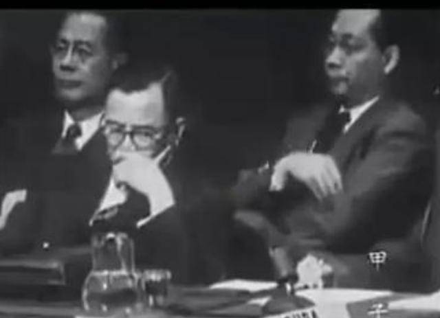 那是1938年,蒋廷黻担任行政院政务处长,在牌桌上结识了沈恩钦夫妇.