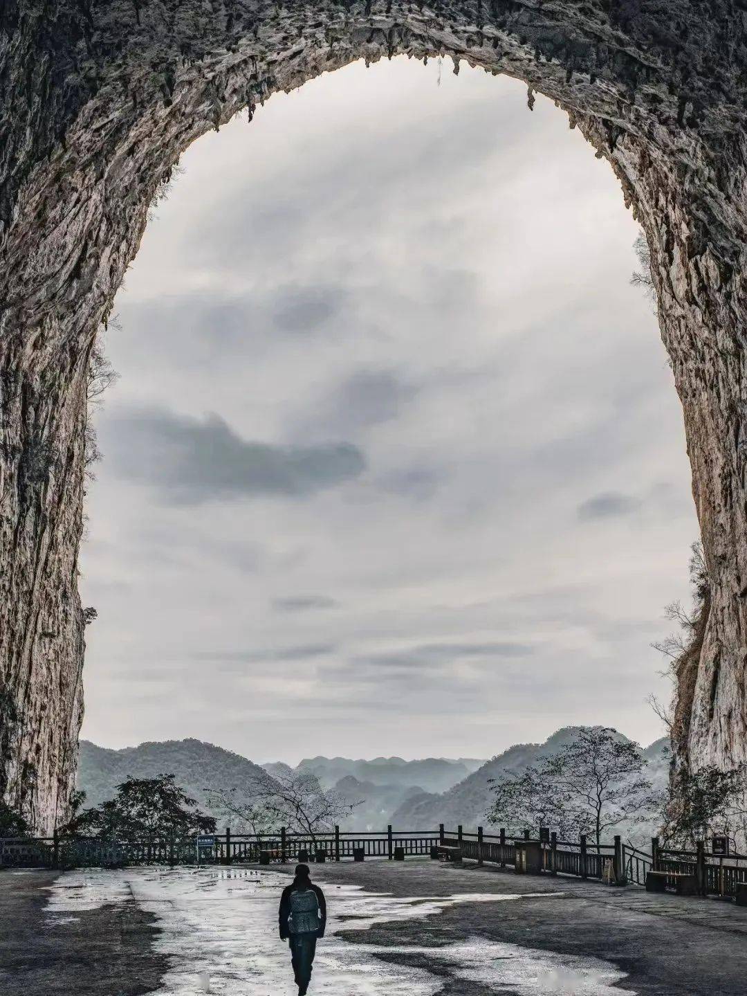 格凸河打卡合集之"穿上洞"_阳光_地下河_洞口