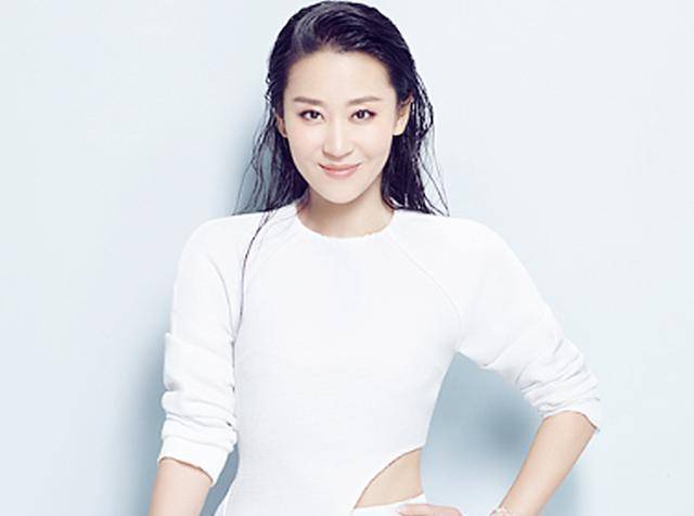 出身演艺世家,演过女将,会开飞机,今40岁和罗晋演"母子"_苗圃_表演