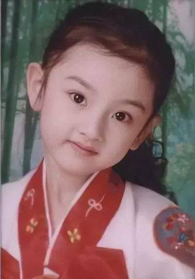 从北电走出来的十大"校花"明星,蒋勤勤排第三,杨幂未入前五_黄圣依