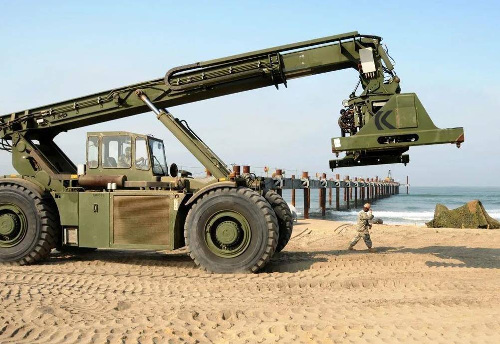 卡尔玛rt240,拥有功能强大机械臂,担负美军后勤保障重任!