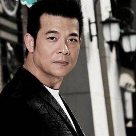 后来连除夕甚至整个春节期间,张子强依旧毫无消息,这可让罗艳芳慌了神