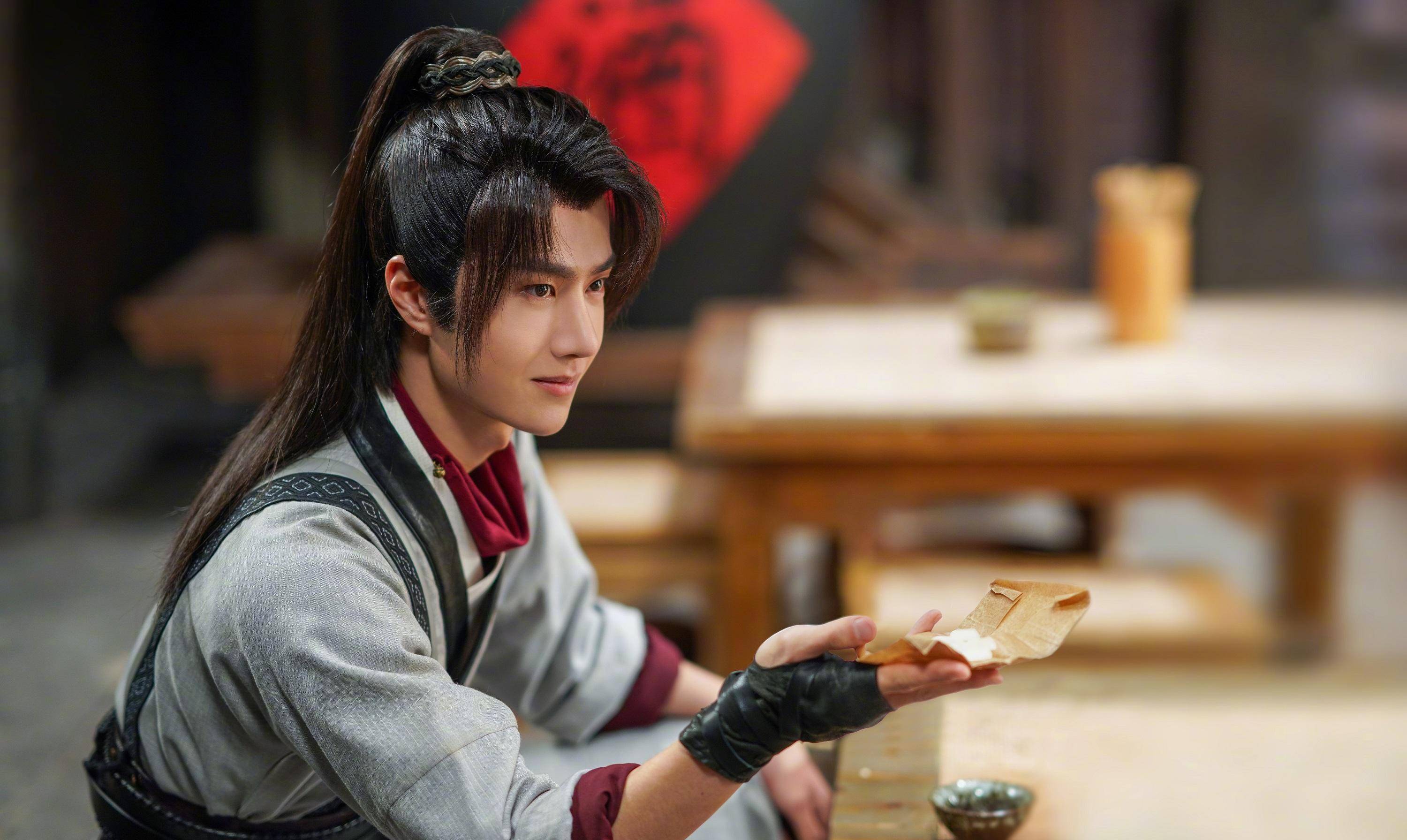 的确,从第一天放出的前几集来看,《有翡》的剧情进度都严格按原著来走