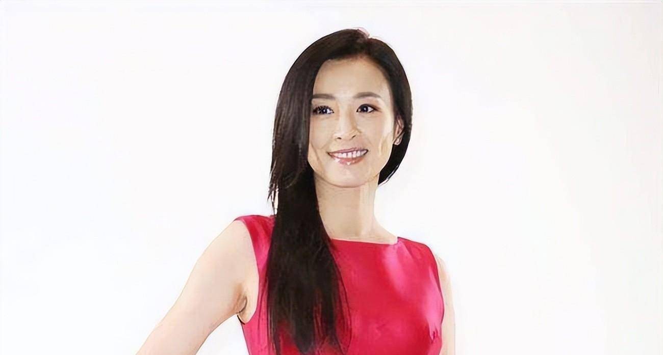 张庭夫妇的营销方式就是,让手底下的员工将产品打折卖给朋友,让他们加