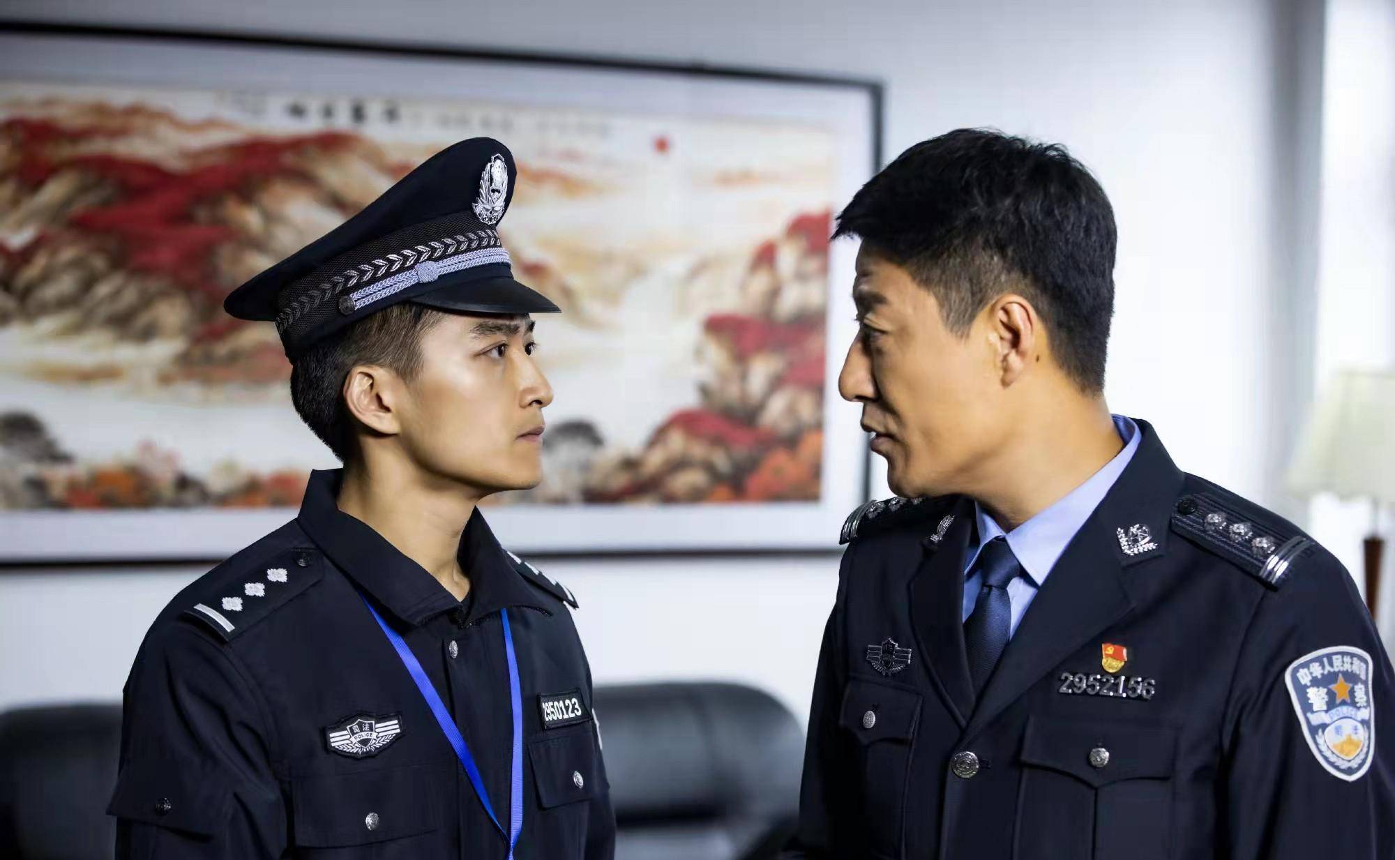 当然,那时候的冯筱童比现在要胖一些,简直判若两人.