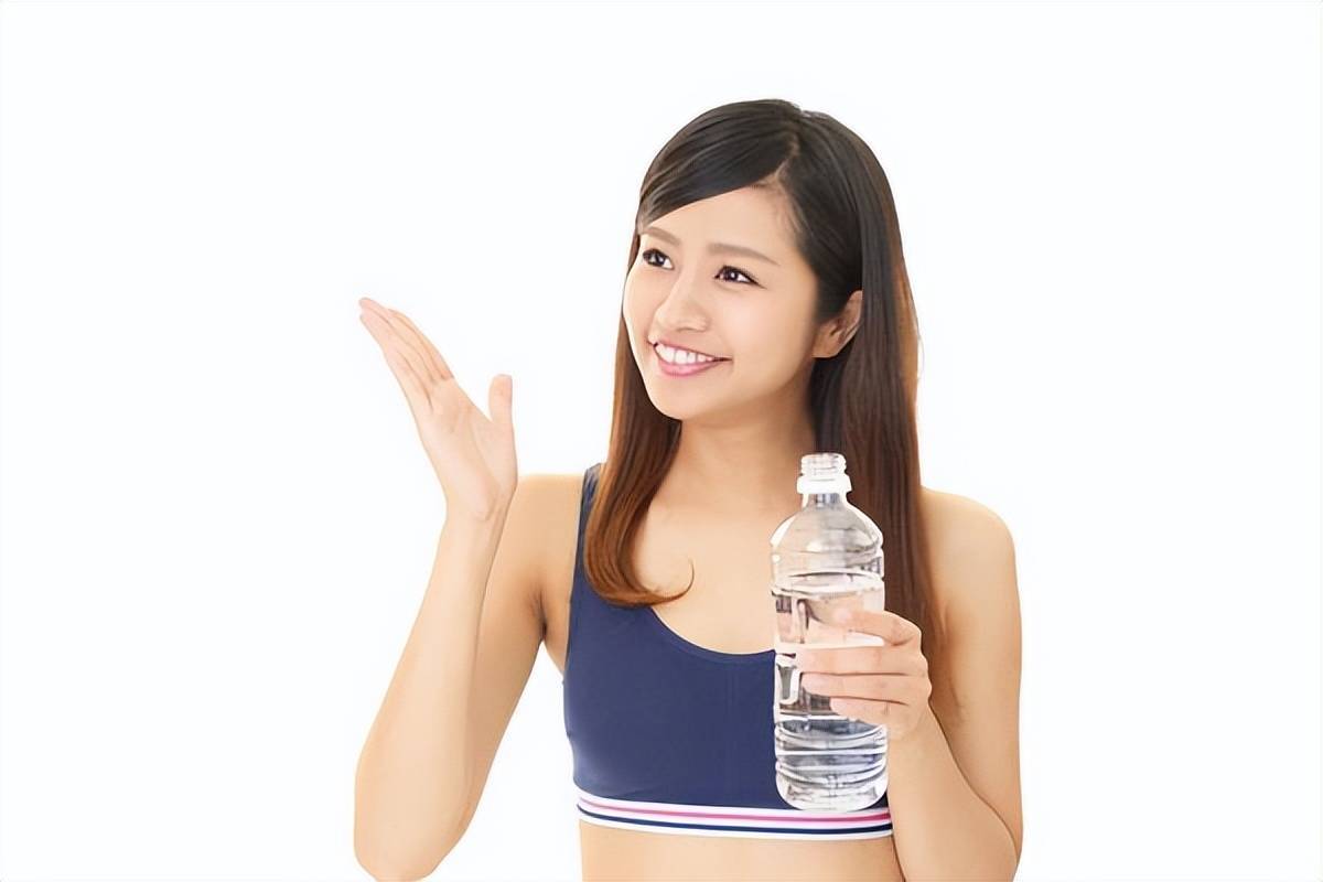 多喝水可以降尿酸吗(如何正确护理降低尿酸)