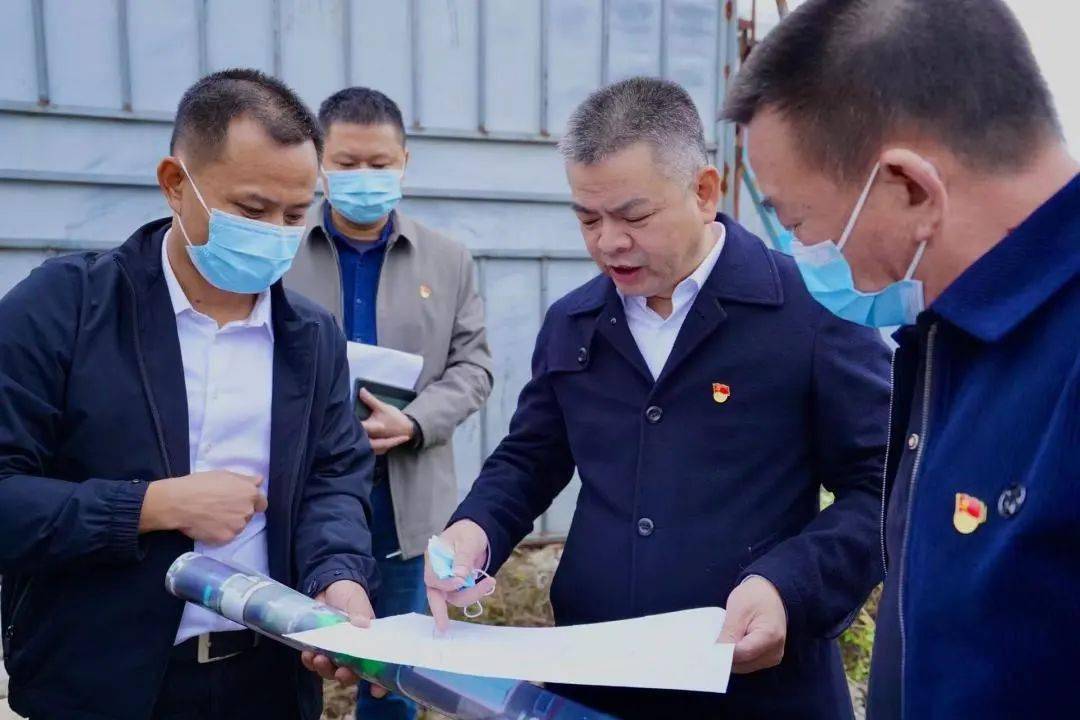 13日上午,区委书记王楚彬带队到澄华街道上埭社区