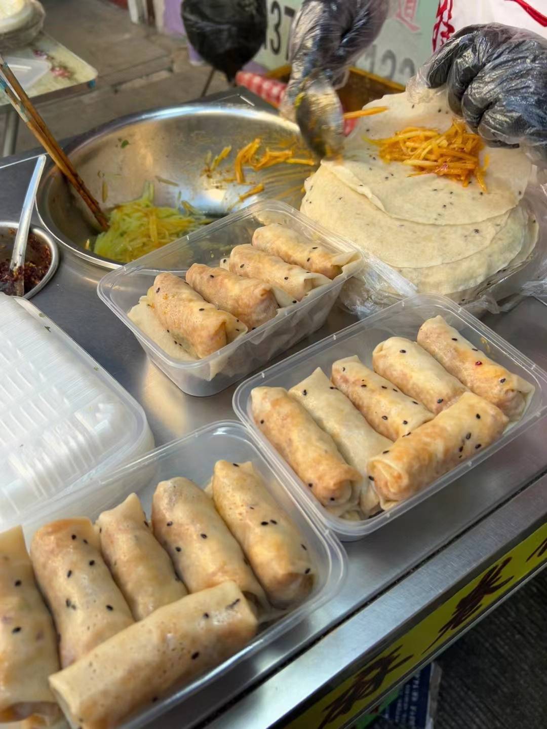 主营麻辣烫,炸串和一种盘锦当地的小吃——盘锦小卷饼