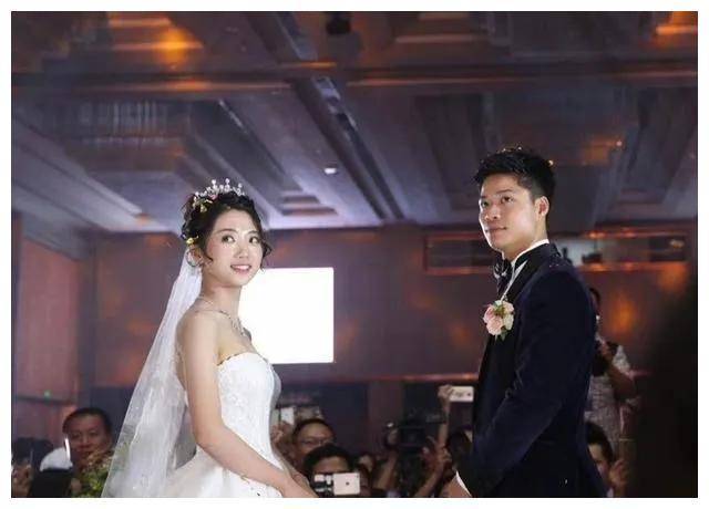 苏炳添:爆红时结婚,没办法不娶,她等了我16年_林艳芳_比赛_时候