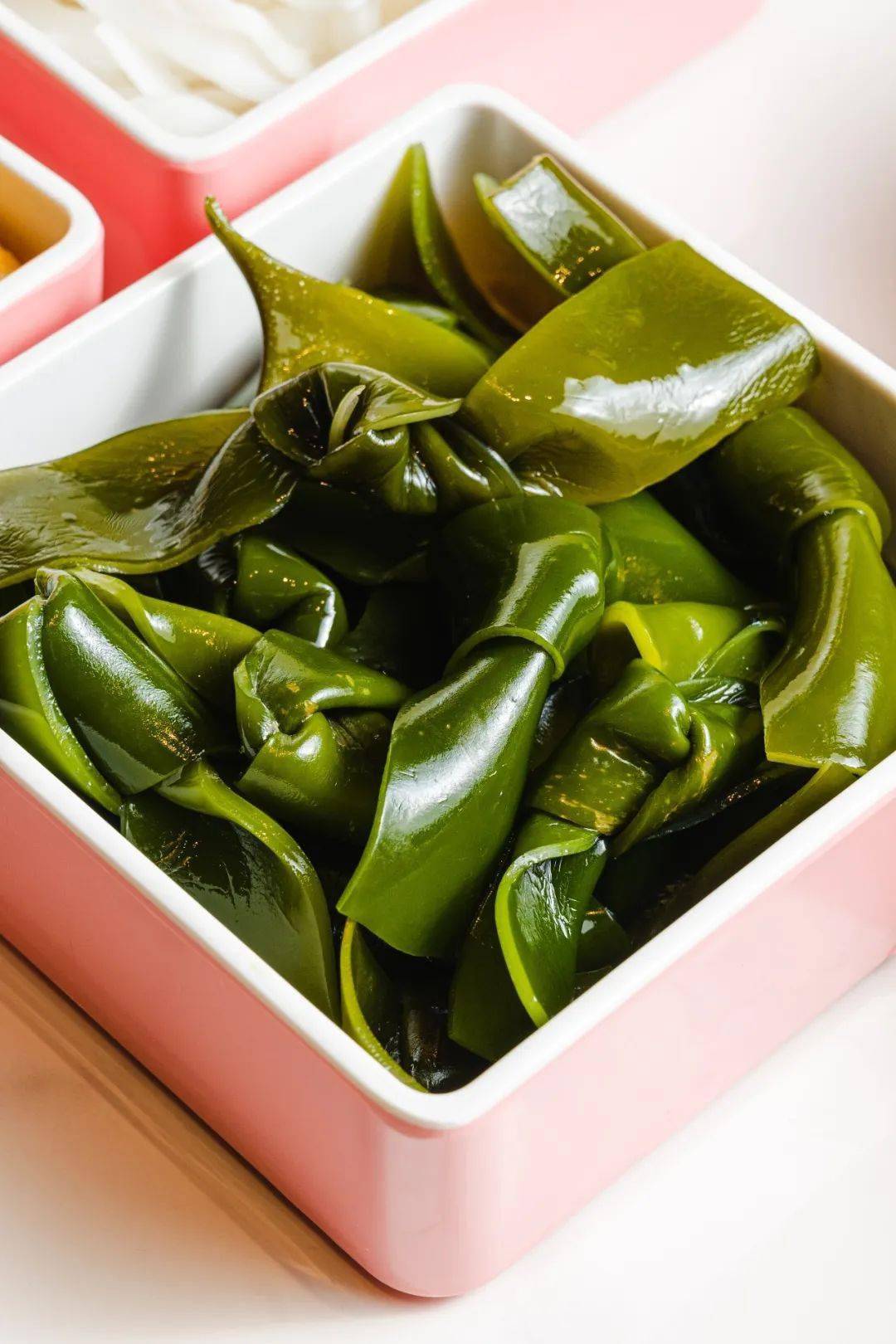 72海带结72炸至金黄的油豆腐松软可口,豆香满满,脆韧又耐嚼!