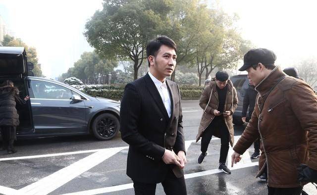 朱舅舅为何之前发声,称其夫妻俩感情很好?_孩子_朱小贞_违法