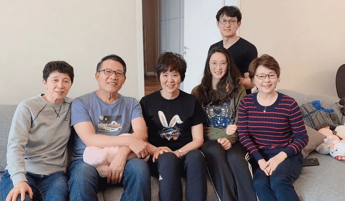 62岁郎平近况:与老公在美国豪宅安享晚年,最操心30岁女儿婚事_白浪