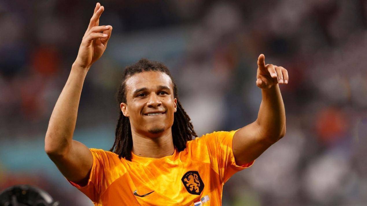 从不被看好的青训弃子,到如今荷兰铁卫,阿克实现了父亲的遗愿_球员_切