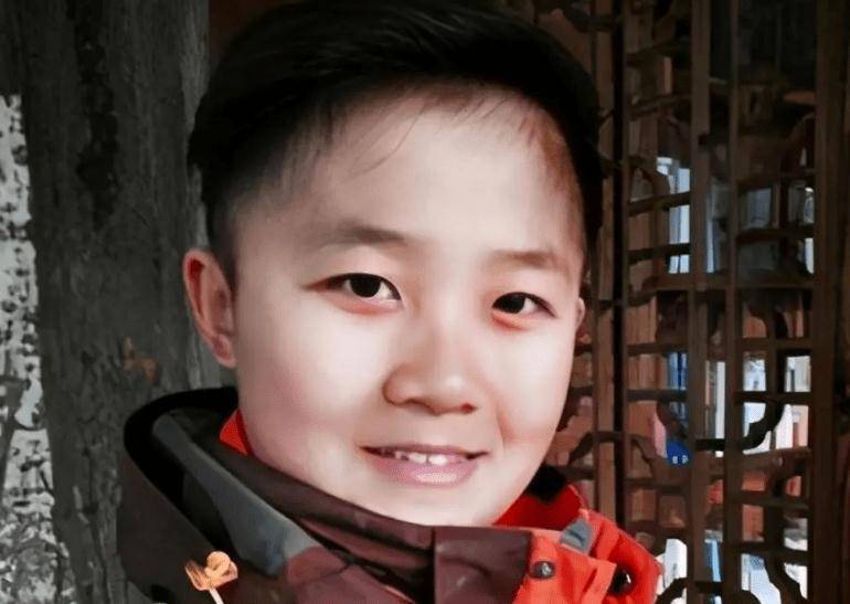 他是马伊琍"儿子",为长高选择打激素,如今23岁看着像13岁_贾云哲_小