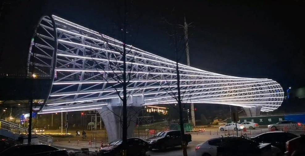 声称学习广州,却是弄倒"小蛮腰",惹怒广州人_黄石_地标_城市