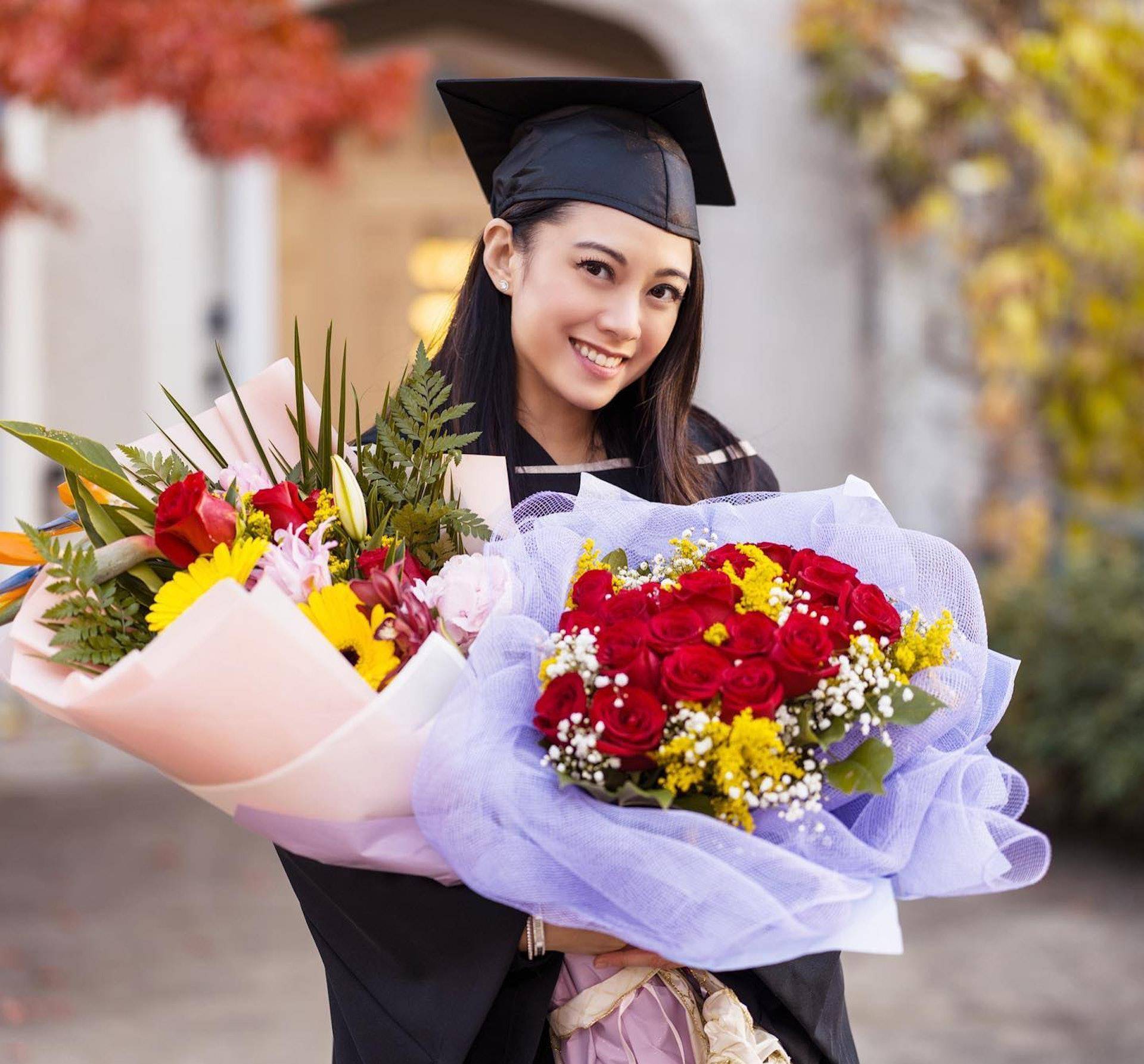 43岁前华裔小姐冠军法国修学，素颜状态佳，被批拜金女至今单身