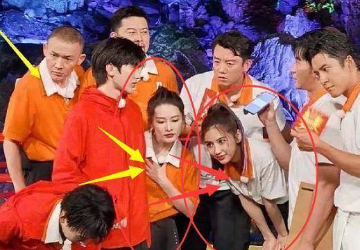 有种"女汉子"叫baby,忘记自己领口太大,弯腰瞬间粉丝懵了_李沁_黄晓明