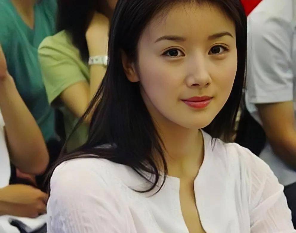 要说《重案六组》中最美的但是季警花的身姿,还是时常浮现在脑海当中.