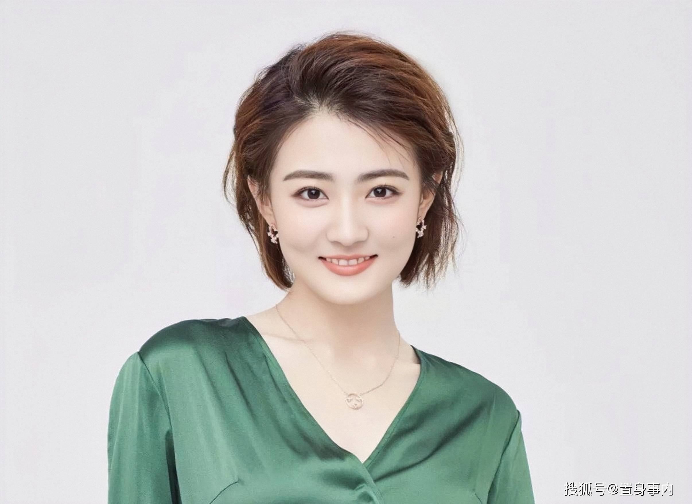 "小方脸"才是真抗老,这些拒绝"削骨"的女星,岁数越大越好看_气质