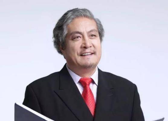 国家一级演员王卫国:回乡祭祖,却发现冥币上的画像竟然是自己_形象