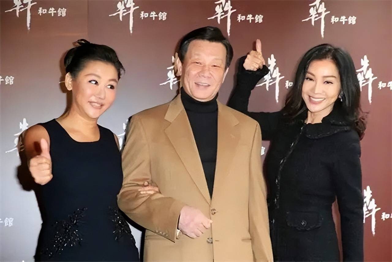 儿子寇家瑞成年后,也子承父业进入了娱乐圈,崔瑶琪更加低调,很少出现