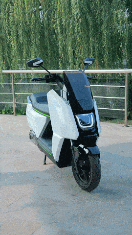 预算两万想买辆摩托车,高性能,高智能,高颜值的可人电动srt 7,正被