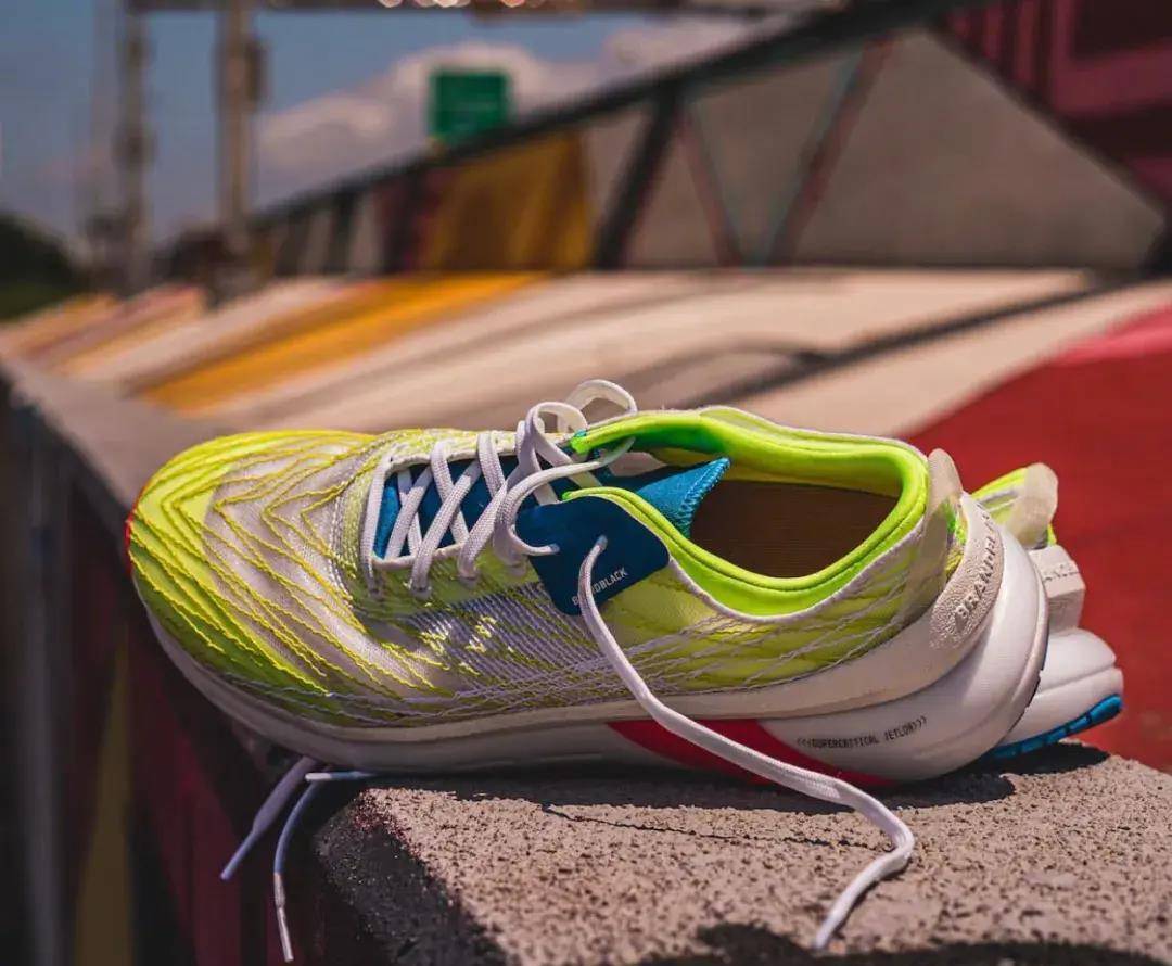 brandblack tarantula跑鞋曝光,出自知名设计师david raysse之手,超