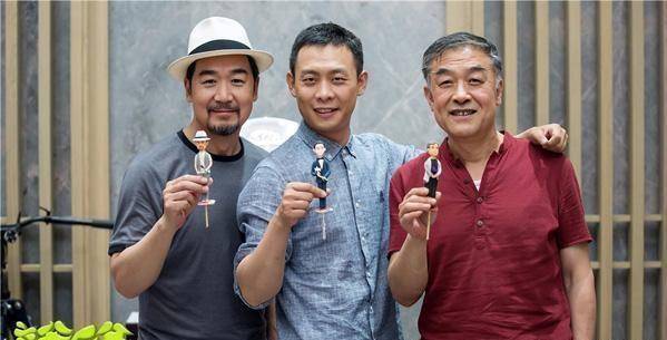 张译与张国立,李建义上演"亲爹后爸"合家欢,自称被幸福包裹_角色_进行