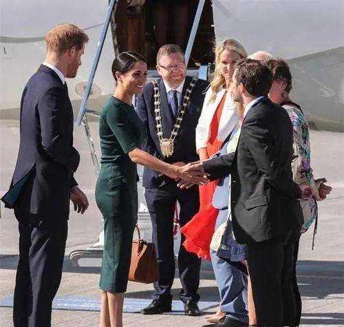 哈里王子这个决定伤了老友的心,博尔特:我很遗憾,没能参加派对_梅根