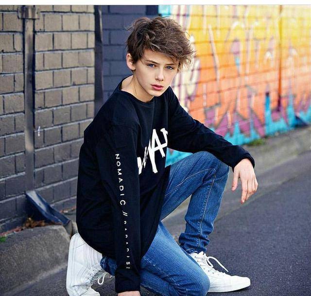 世界最美男孩长大了,年仅16岁身高193,有腹肌颜值更有内涵_william