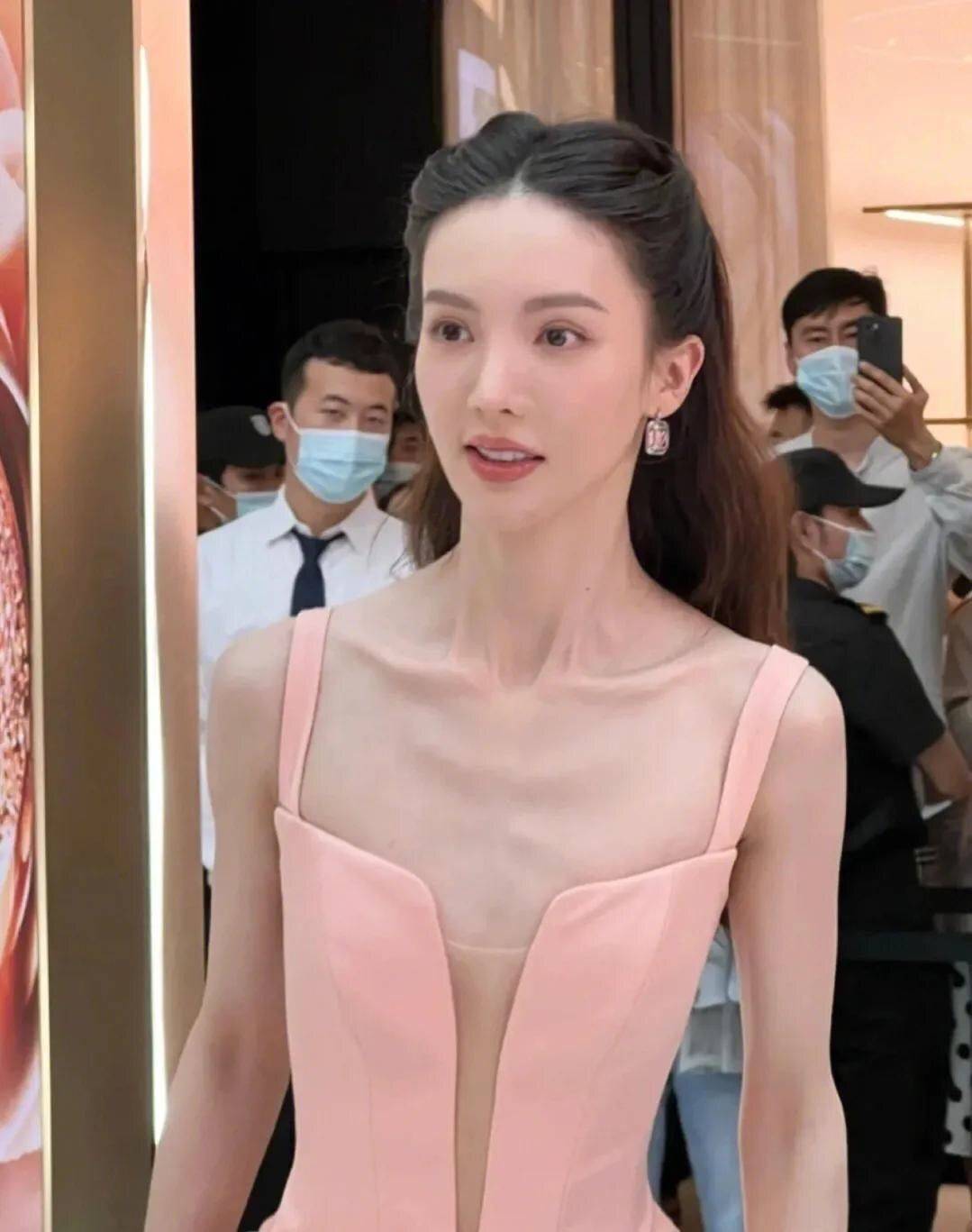 白瘦幼”的畸形审美，毁了多少普通女孩？_手机搜狐网