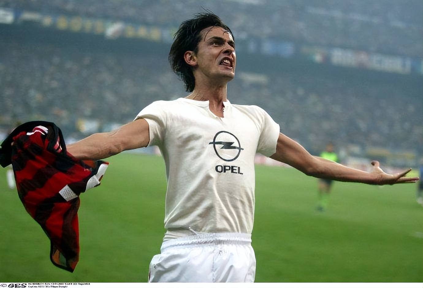 ac米兰队史今天:2003年12月18日因扎吉创造纪录,打入米兰球员生涯第50